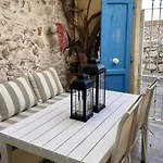 Antibes - Maison De Pecheur Renovee - Terrasse Face A La Mer