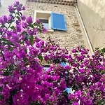 Antibes - Maison De Pecheur Renovee - Terrasse Face A La Mer